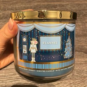 Bath & body 3 wick flannel candle never used